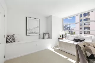 Photo #5: 423729890 Listing