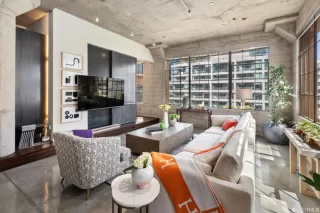 Photo #4: 423730071 Listing