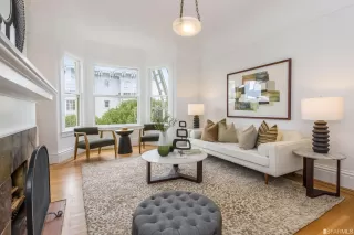 Photo #4: 423730375 Listing 