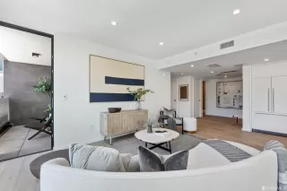 Photo #4: 423730867 Listing 