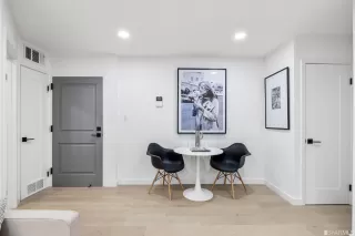 Photo #5: 423730868 Listing