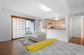 Photo #4: 423730904 Listing