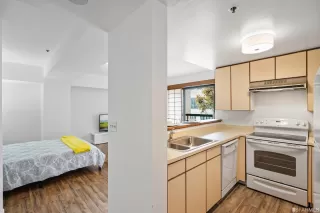 Photo #6: 423730904 Listing