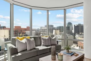 Photo #2: 423730983 Listing