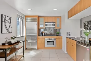 Photo #5: 423730983 Listing