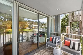 Photo #5: 423731088 Listing