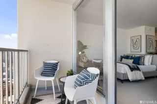 Photo #3: 423731100 Listing