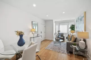 Photo #2: 423731592 Listing 