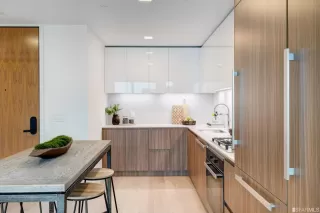 Photo #4: 423731810 Listing 