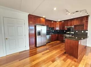 Photo #5: 423731863 Listing 