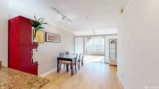 Photo #5: 423731870 Listing 