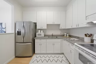 Photo #5: 423732386 Listing 