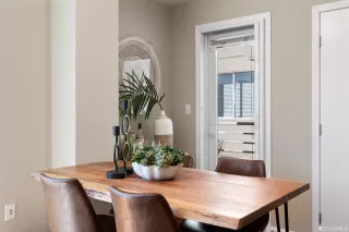 Photo #6: 423733219 Listing