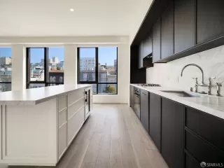 Photo #4: 423733272 Listing 