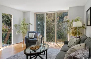 Photo #2: 423733661 Listing 