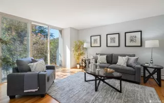 Photo #3: 423733661 Listing 