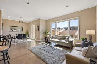 Photo #3: 423734102 Listing