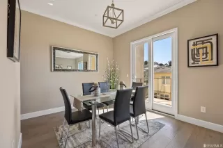 Photo #6: 423734102 Listing