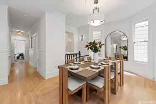 Photo #5: 423734216 Listing