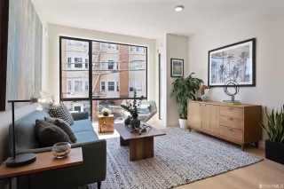 Photo #3: 423734221 Listing