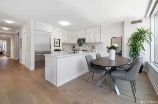 Photo #6: 423734610 Listing 