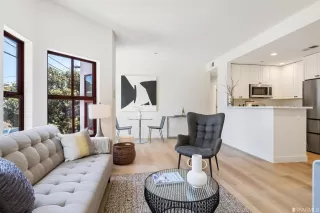 Photo #5: 423734654 Listing