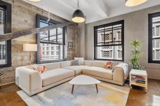 Photo #5: 423734935 Listing