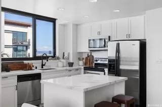 Photo #6: 423734946 Listing