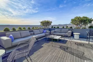 Photo #4: 423735766 Listing 