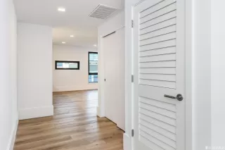 Photo #6: 423735814 Listing