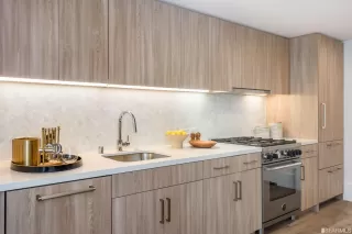 Photo #6: 423735875 Listing