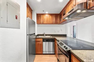 Photo #4: 423736000 Listing 