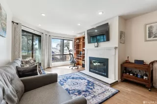 Photo #1: 423736015 Listing