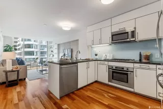 Photo #5: 423736531 Listing