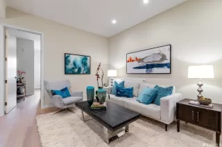 Photo #6: 423736582 Listing