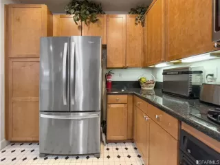 Photo #6: 423736593 Listing