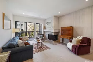 Photo #6: 423736876 Listing