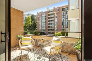 Photo #2: 423737379 Listing