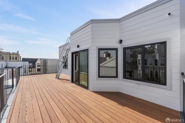 MLS: 423737634 Condo For Sale