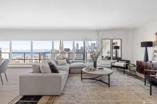 Photo #4: 423737658 Listing