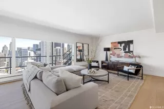 Photo #6: 423737658 Listing