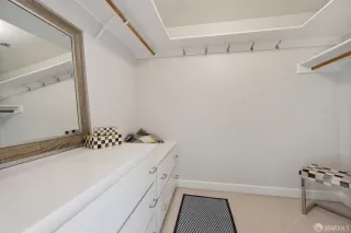 Photo #6: 423738074 Listing