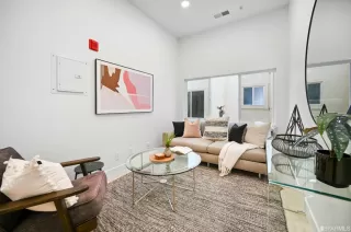 Photo #5: 423738282 Listing