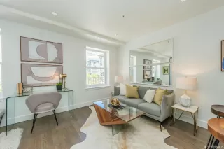 Photo #5: 423738377 Listing