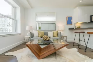 Photo #6: 423738377 Listing