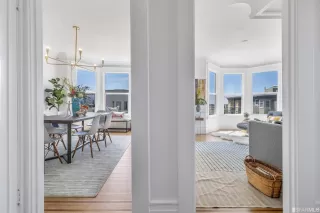 Photo #3: 423738990 Listing