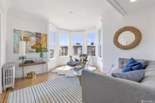 Photo #4: 423738990 Listing