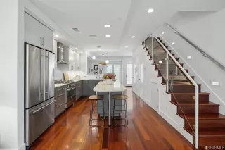 Photo #4: 423738991 Listing 