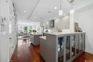Photo #6: 423738991 Listing 