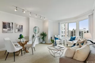 Photo #1: 423739215 Listing 